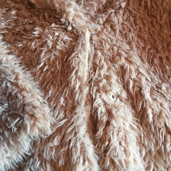 Ladies’ Shaggy Coat - Picture 6 of 6